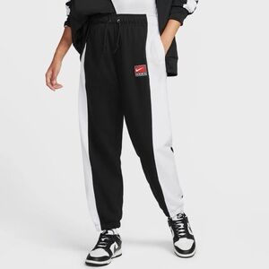 Nike NWT Women’s Sportswear Team Nike Fleece Jogger Pants XS